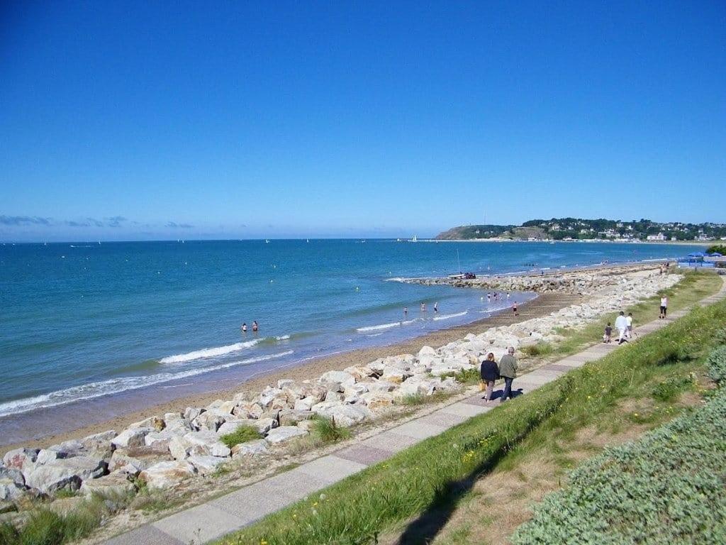 Barneville Plage Cosy A 150M A De La Mer Exterior photo